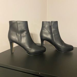 Black Ninewest heeled boots almost new !!! 3 1/2” Heel